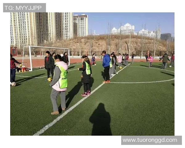 足球明星李玉的成长历程与辉煌成就全解析